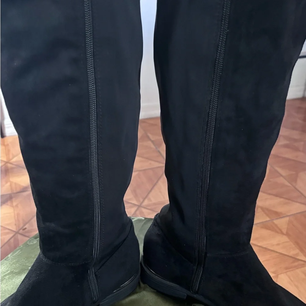 Simply Vera by Vera Wang Black Over-the-Knee Suede-Look Leather Boots size 8